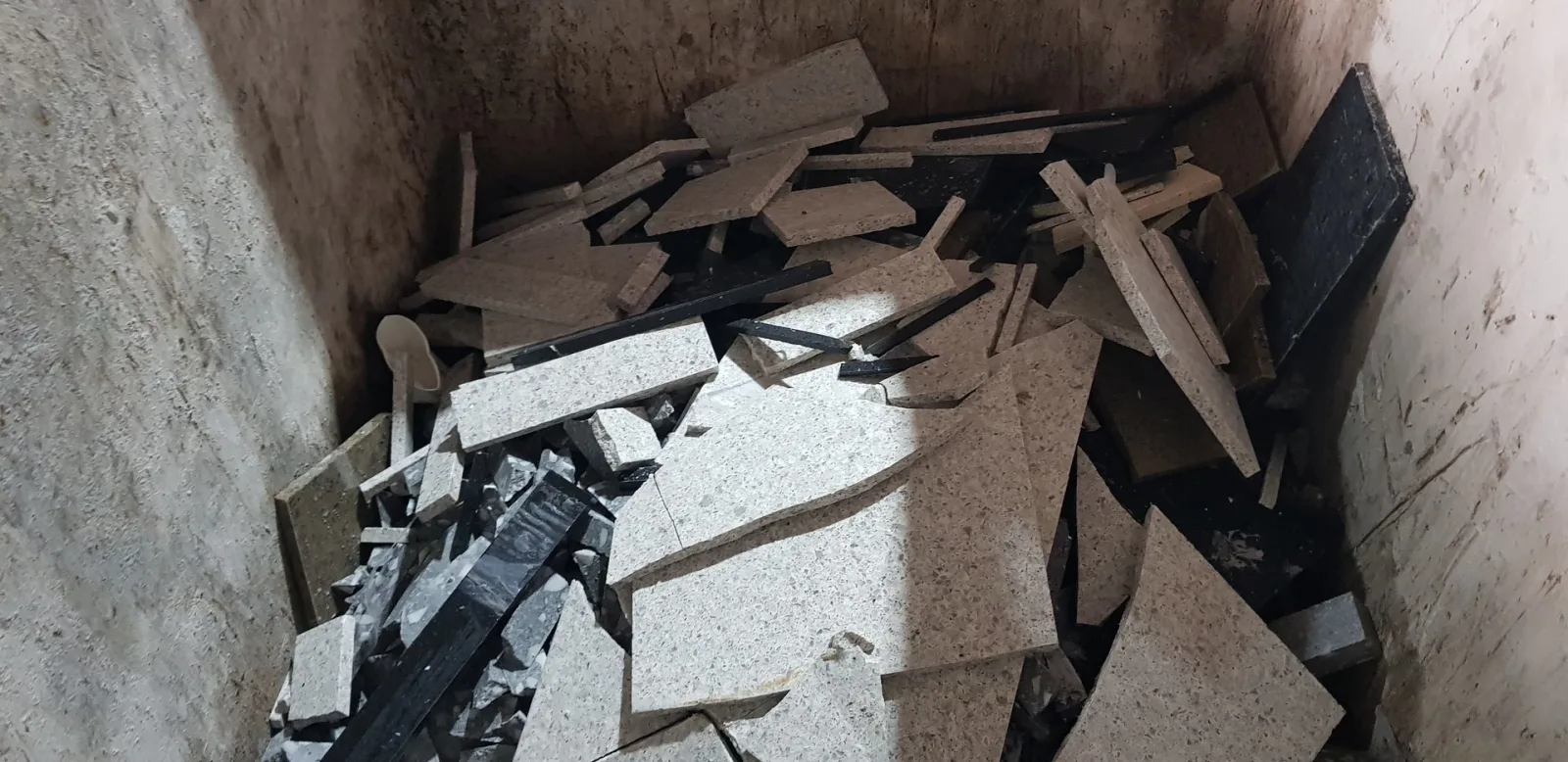 폐천연석 반입 공정